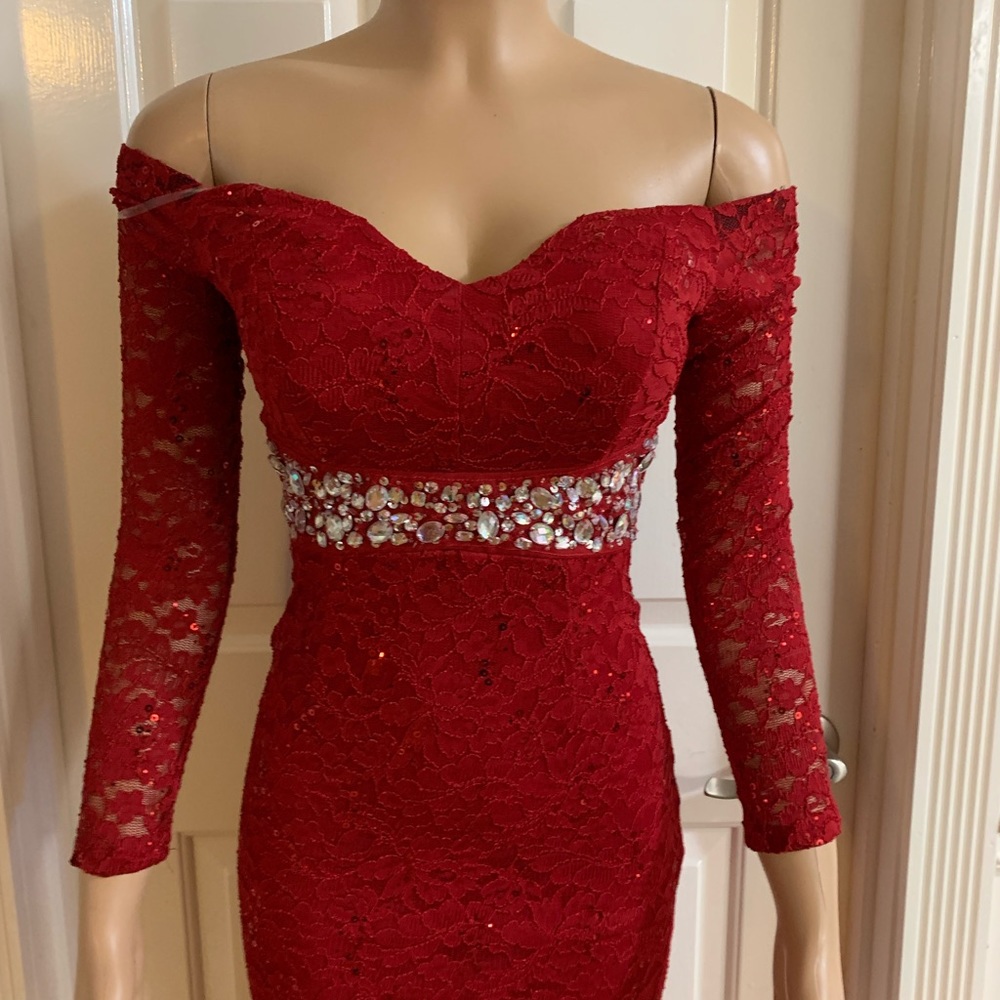 Women junior red lace sequins shoulder off long sleeve maxi dress size (S) - Picture 4 of 10